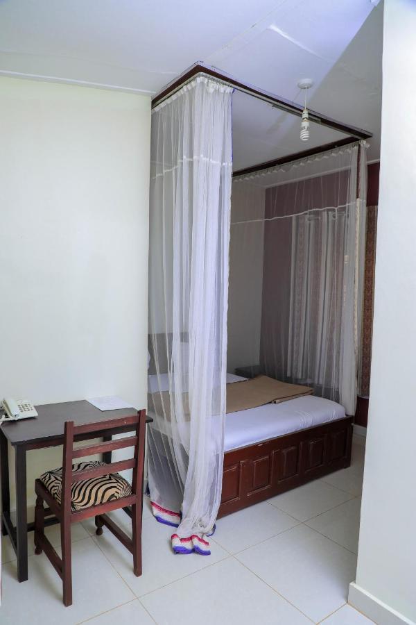 Royal Park Hotel Jinja Exterior photo