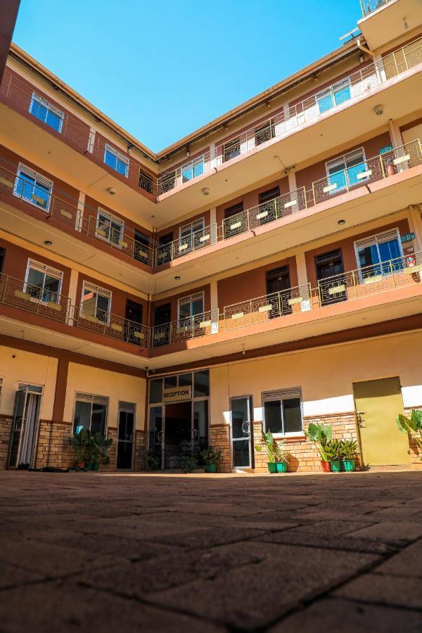 Royal Park Hotel Jinja Exterior photo