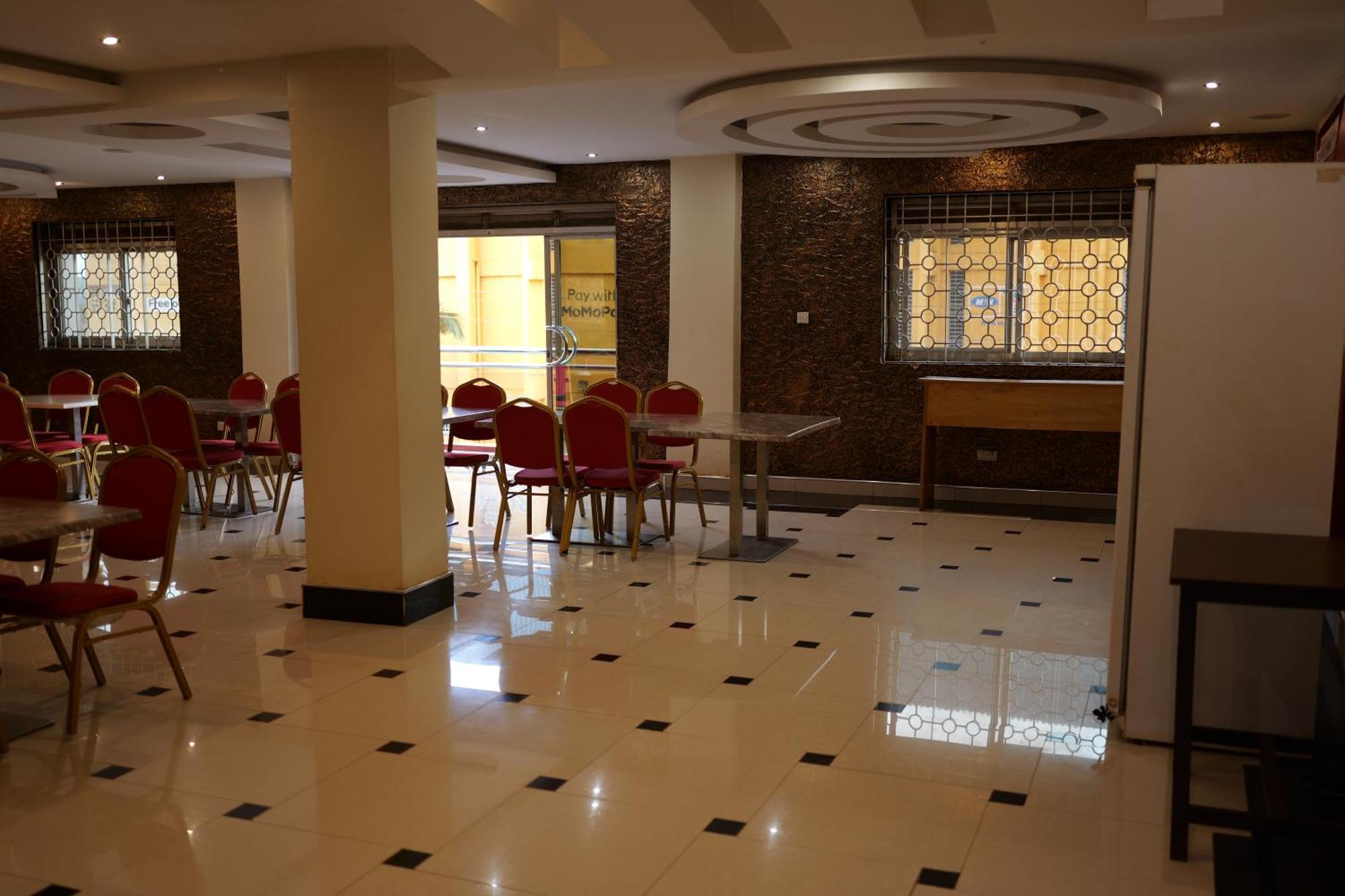 Royal Park Hotel Jinja Exterior photo